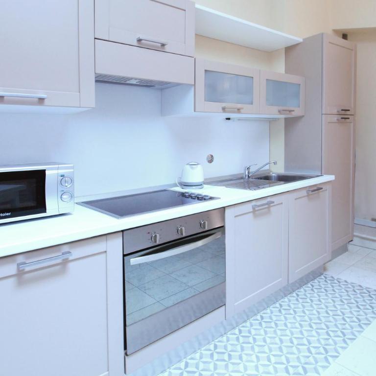 Adriano Residence - Monolocale con Divano-Letto - 7