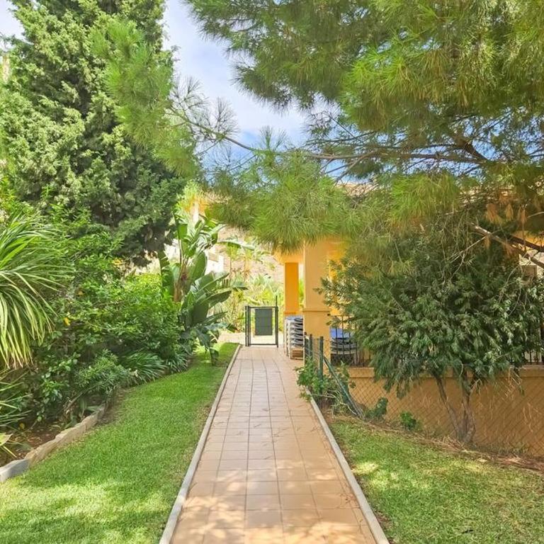1 bed penthouse apt in Calahonda - Apartamento de 1 dormitorio - 28