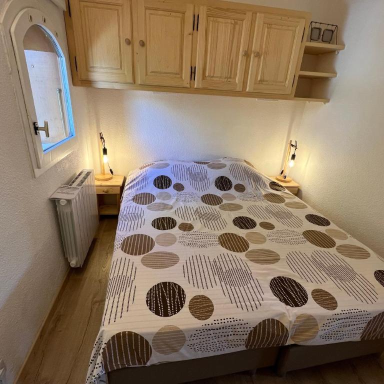 Le Solaret 1 4-6 person ski in ski out - Apartment - 6
