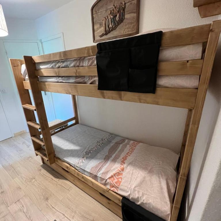 Le Solaret 1 4-6 person ski in ski out - Apartment - 8