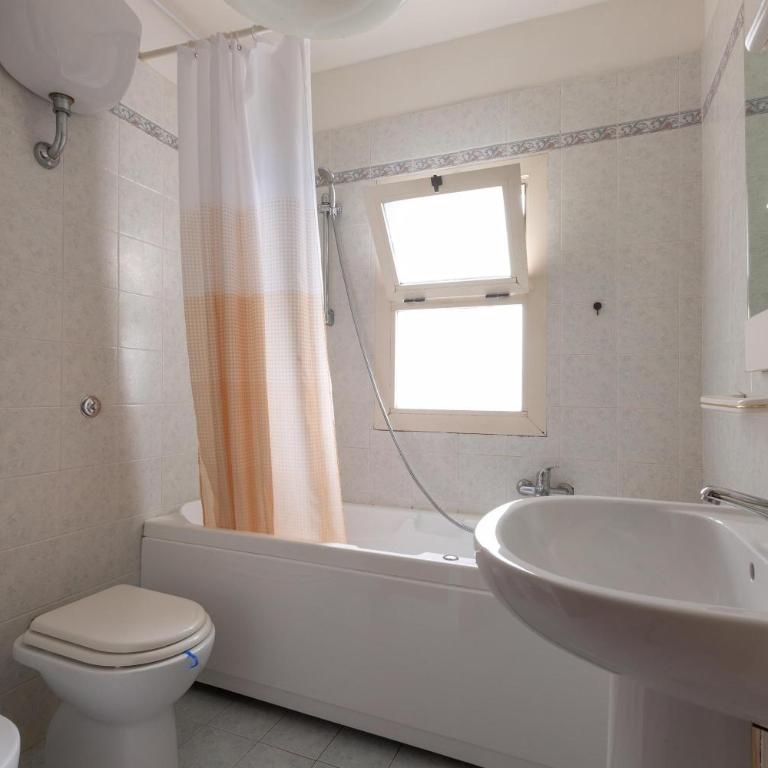 Dimora Incantevole by BarbarHouse - Three-Bedroom Apartment - 18