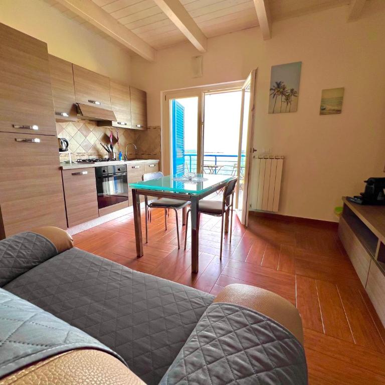 TRAMONTO Suite-Rome Airport FCO-Fronte mare - Appartamento con 1 Camera da Letto - 9