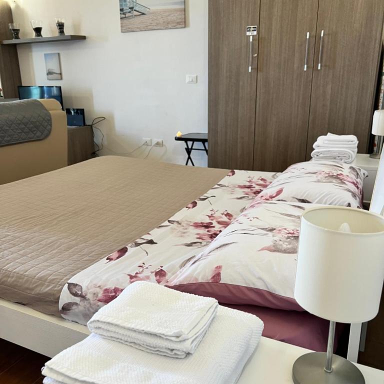 TRAMONTO Suite-Rome Airport FCO-Fronte mare - Appartamento con 1 Camera da Letto - 11