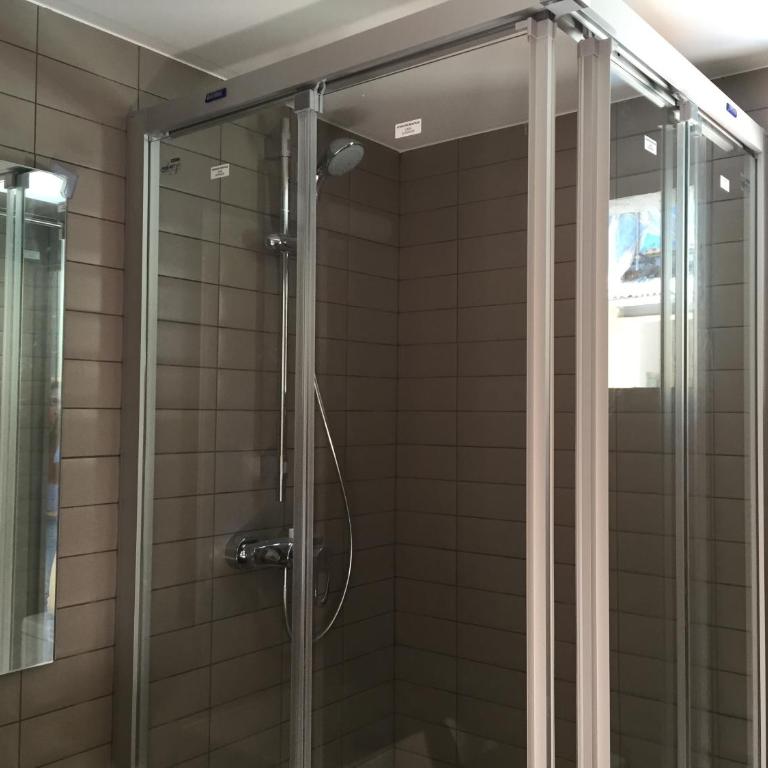 BCN Home Guest House - Double Room with Shared Bathroom - 11