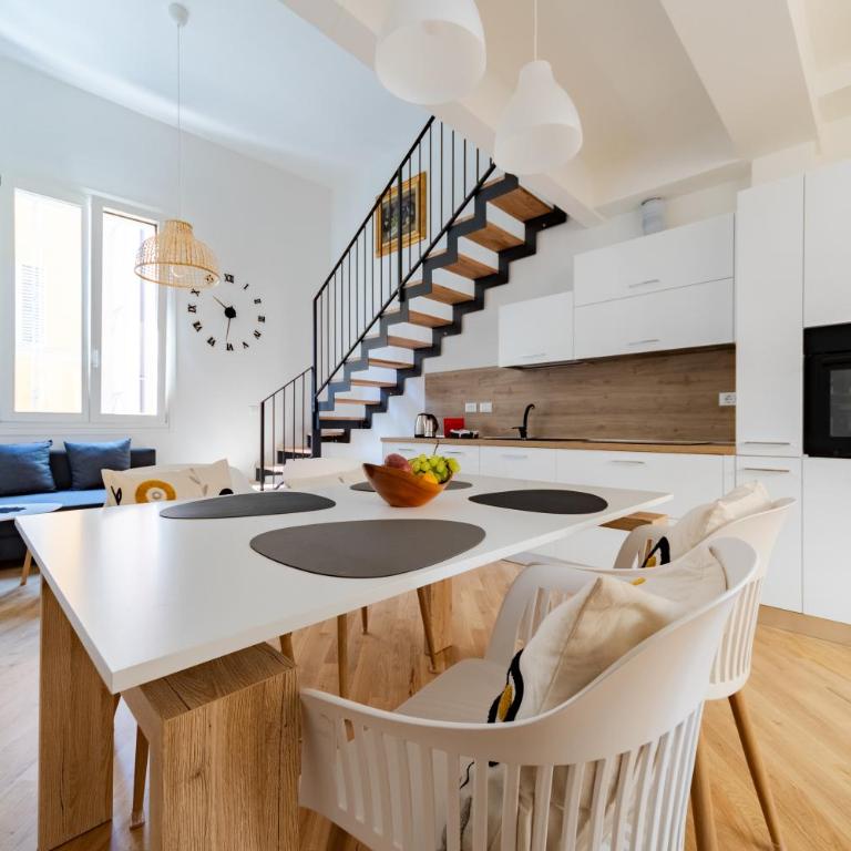 GetTheKey Barberia Apartment - Two-Bedroom Apartment - 1