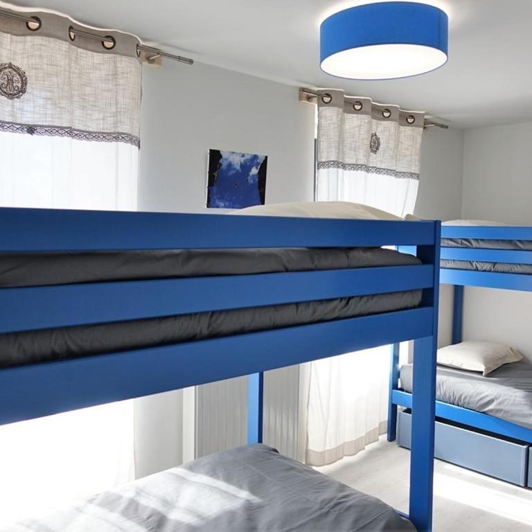Gîte 15 pers. - Mobilité réduite - Proche Saint-Guérin - Parking, Salle de réunion, Ski room - Six-Bedroom House - 12