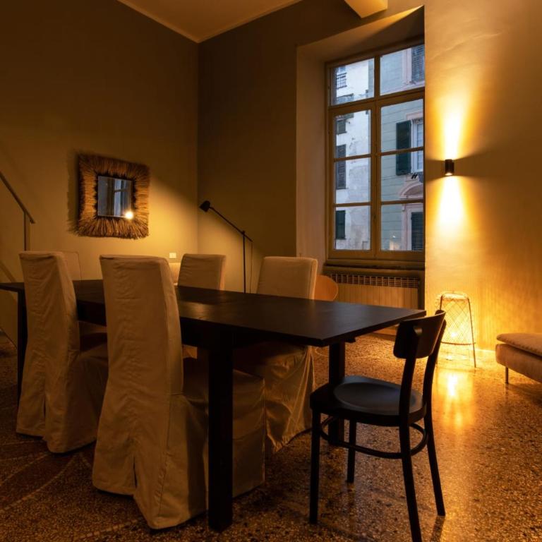 EMBRIACI CHARME DESIGN Centro Storico Porto Antico Acquario - Two-Bedroom Apartment - 11