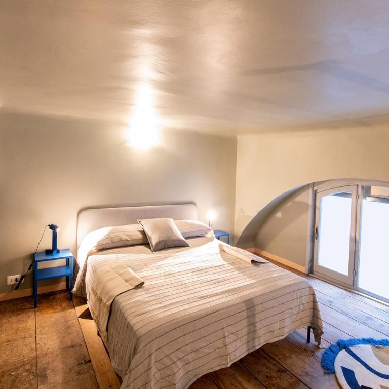 EMBRIACI CHARME DESIGN Centro Storico Porto Antico Acquario - Two-Bedroom Apartment - 8
