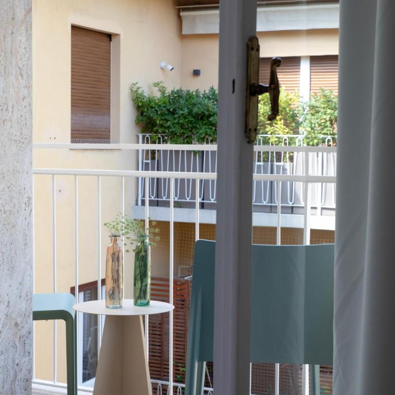 Bob W Florence Ponte Vecchio - Spacious Studio - Balcony with Kitchen - 11