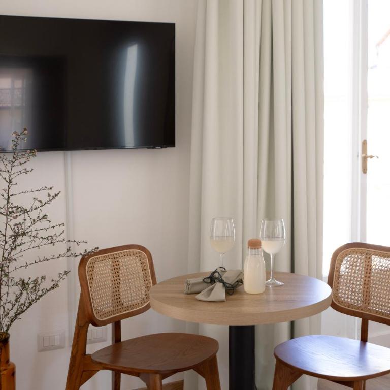 Bob W Florence Ponte Vecchio - Spacious Studio - Balcony with Kitchen - 28
