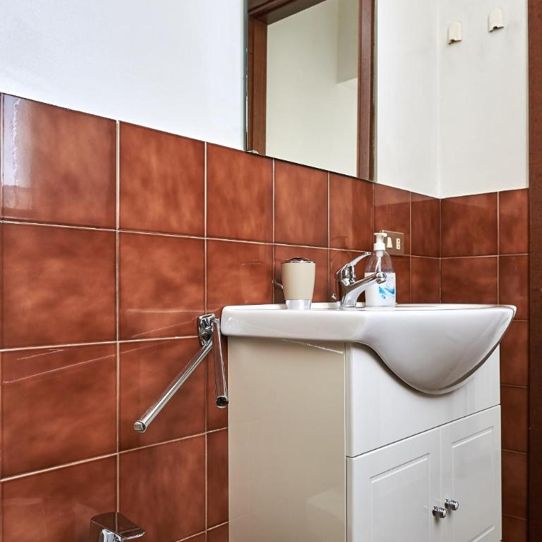 CASA VACANZE ANNA - Appartamento con Balcone - 14