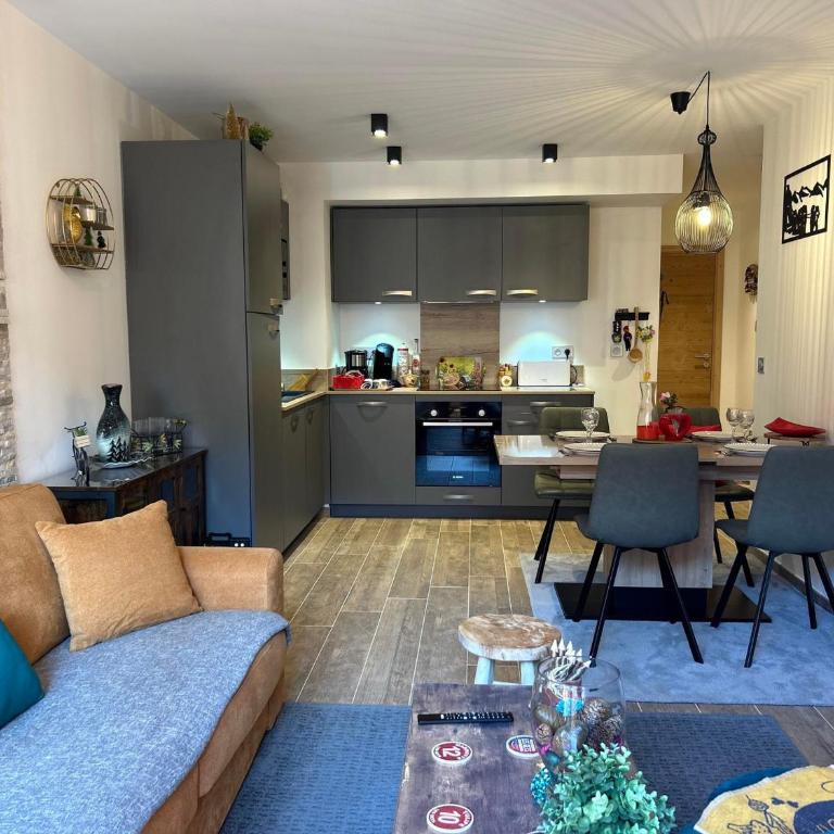 Moderne appartement 4 pers avec balcon sud, parking et WiFi - à 200m des pistes et navette - FR-1-623-255 - Appartamento - 4