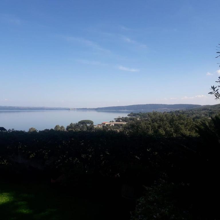 La Cerasa - vista Lago di Bracciano e giardino privato - Casa Vacanze - 4
