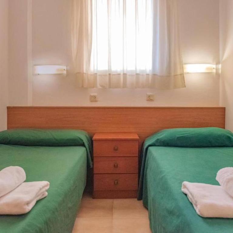 Aptos. Comte D´Empuries - Apartamento de 1 dormitorio (4 adultos) - 6
