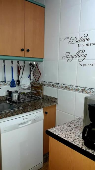 Apto. ideal con vistas al Mar Menor (tiene cuna) - Apartamento de 2 dormitorios con terraza y vistas al mar - 10