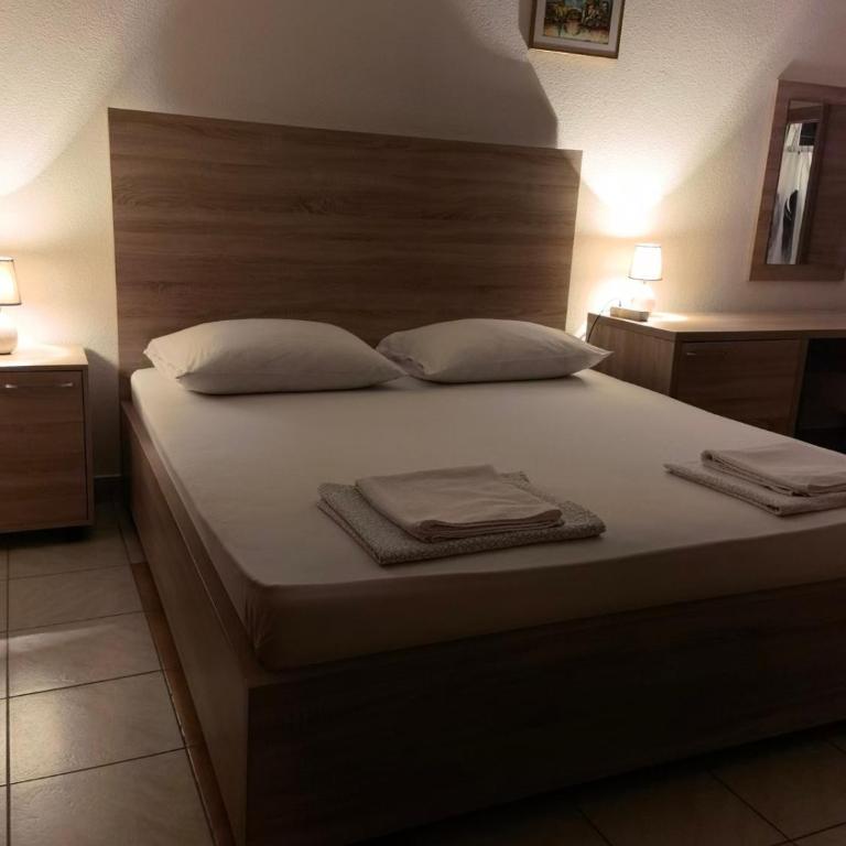 Lovely Bosnian Home - Triple Room with Bathroom - 6