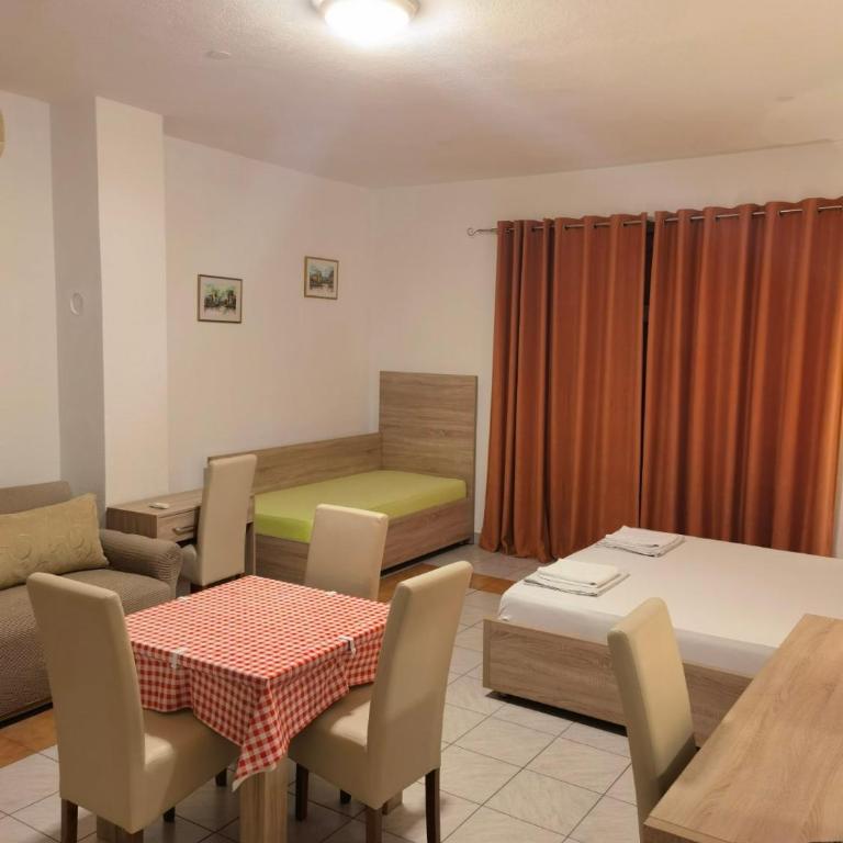 Lovely Bosnian Home - Triple Room with Bathroom - 18