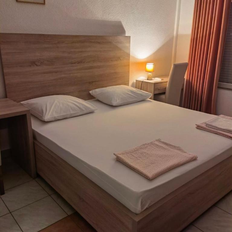 Lovely Bosnian Home - Triple Room with Bathroom - 23