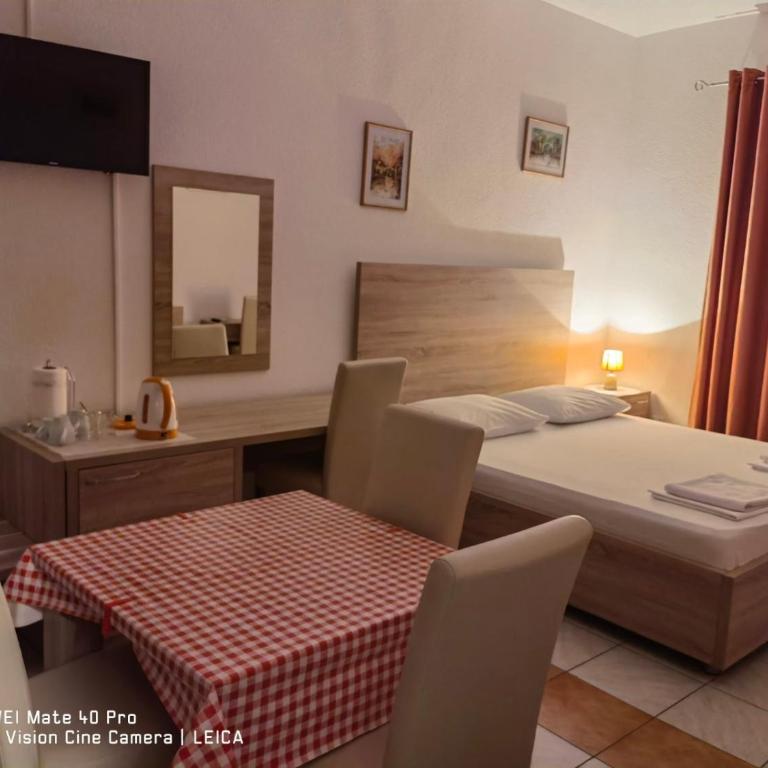 Lovely Bosnian Home - Triple Room with Bathroom - 25