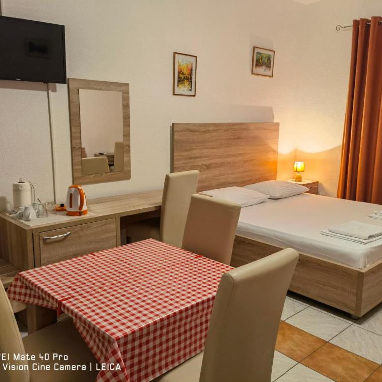 Lovely Bosnian Home - Triple Room with Bathroom - 27