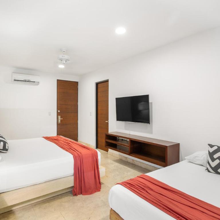 Downtown Condos Luxury - Two-Bedroom Apartment - 18