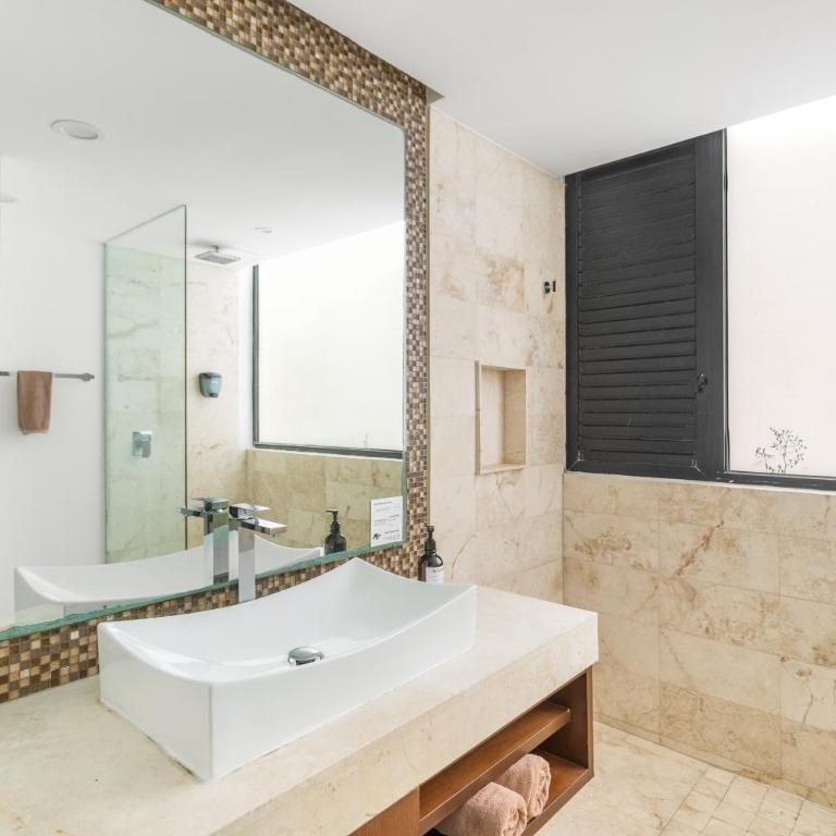 Downtown Condos Luxury - Two-Bedroom Apartment - 13