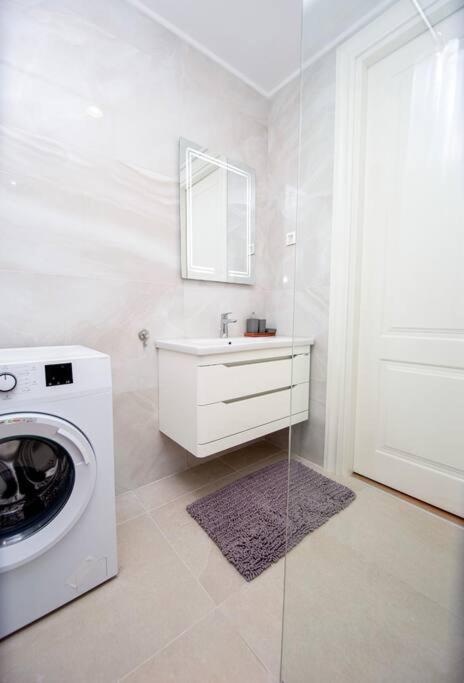 Skyline Apartments by In Property - One-Bedroom Apartment - 8