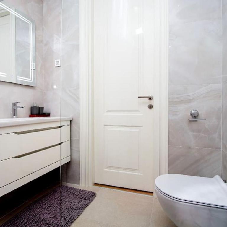 Skyline Apartments by In Property - One-Bedroom Apartment - 22