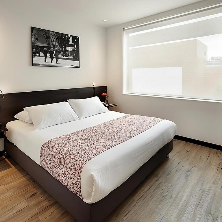 Hotel B3 Virrey - Habitación con cama grande - 4