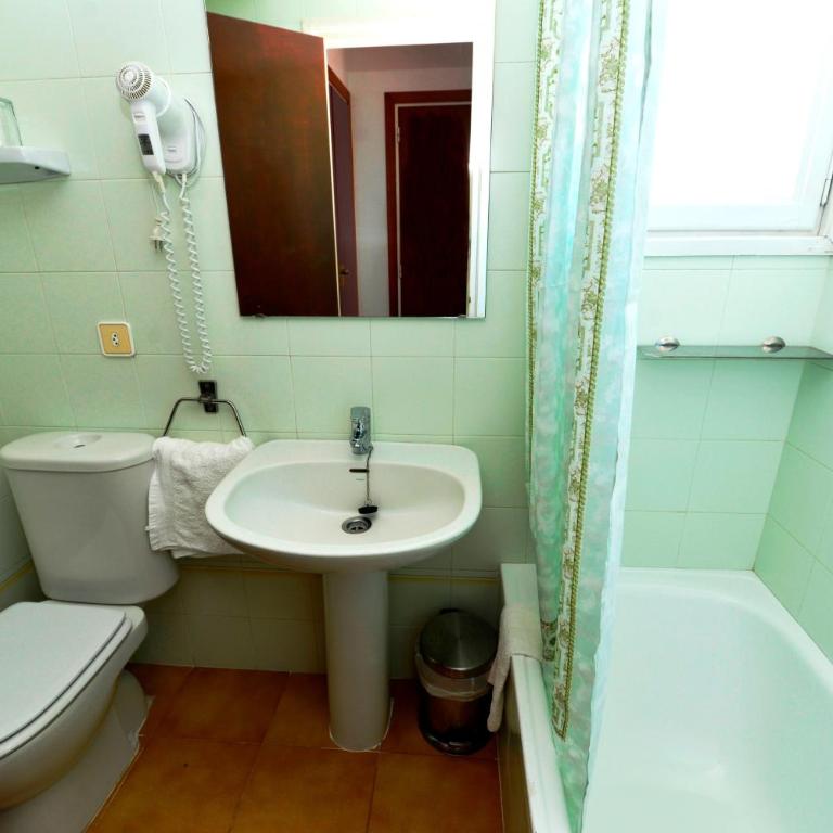 Hostal Magnolia - Habitación Doble con balcón - 4
