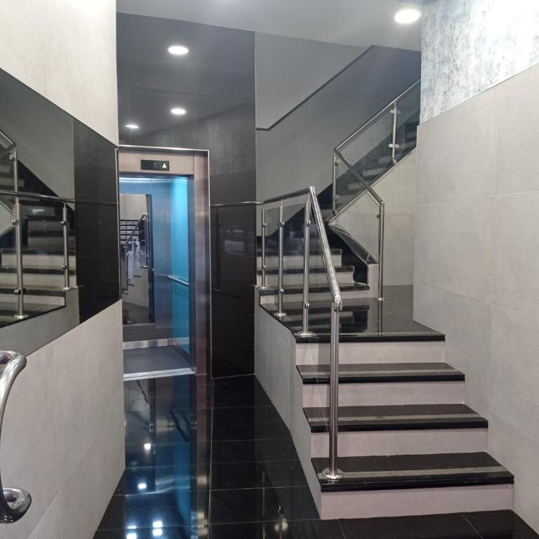 Amplio, luminoso y moderno cerca del Casco Viejo - Three-Bedroom Apartment - 32
