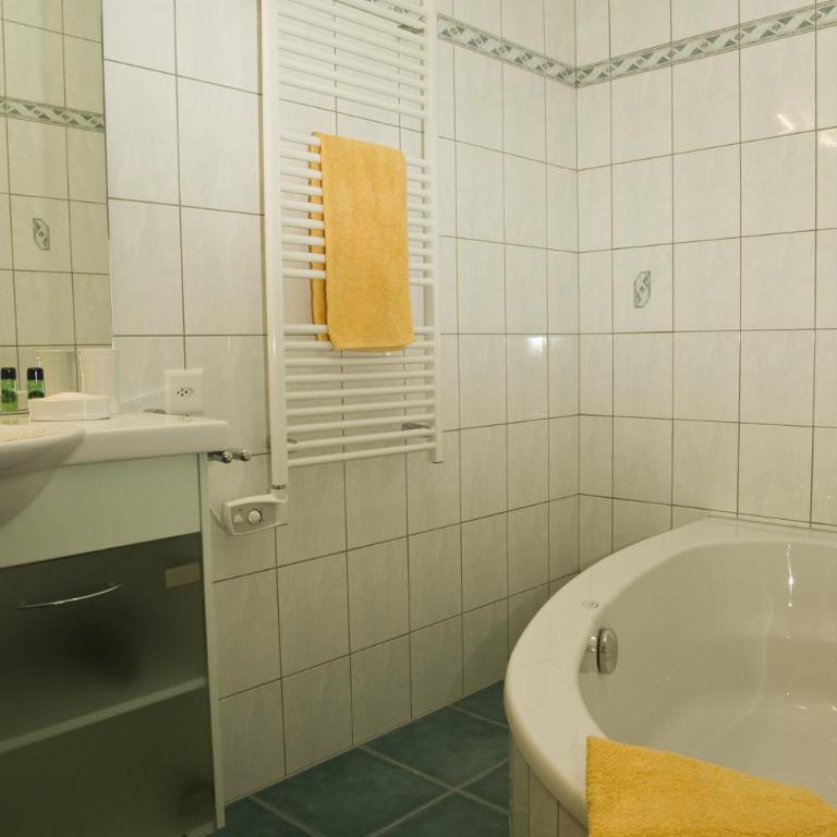 Apartments Residenz Iris - Appartamento Superior con 4 Camere da Letto (A 31) - 10