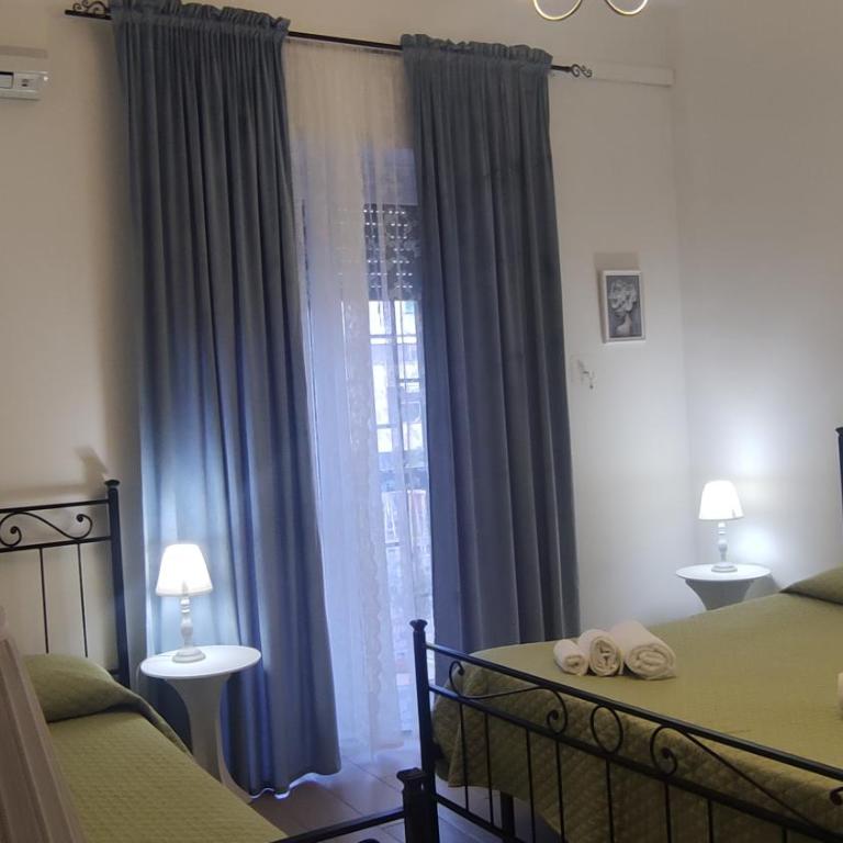 Anthea BB Napoli - Camera Doppia con Letti Singoli con Balcone - 3