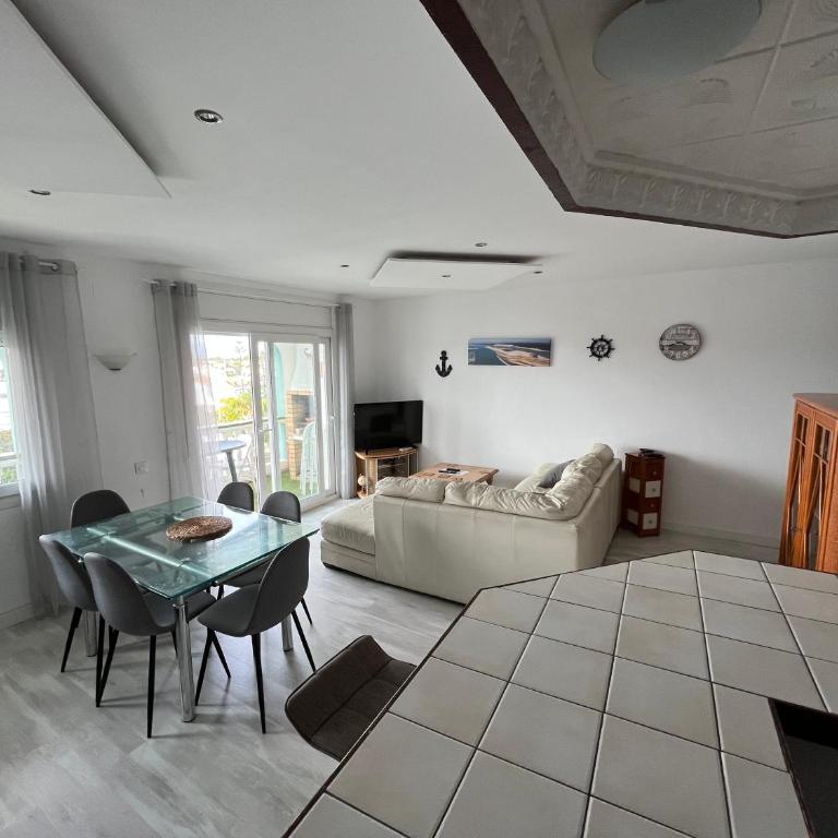 MAENA Marinola - Empuriabrava Port - 69m2- Vue canal principal - Plage centrale 500m - Apartamento de 2 dormitorios - 4