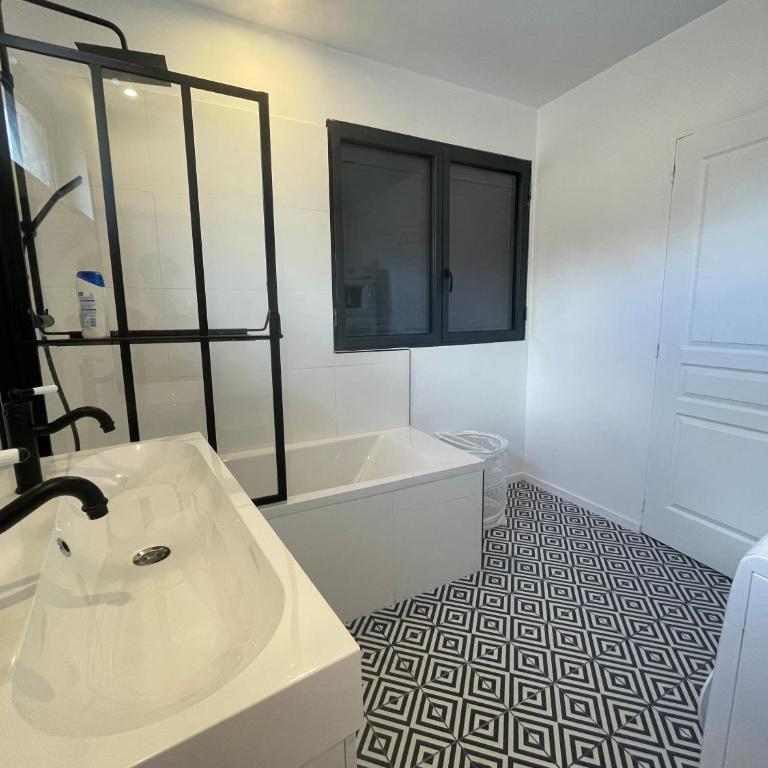la maison des vignes - Chambre Triple avec Terrasse - 5