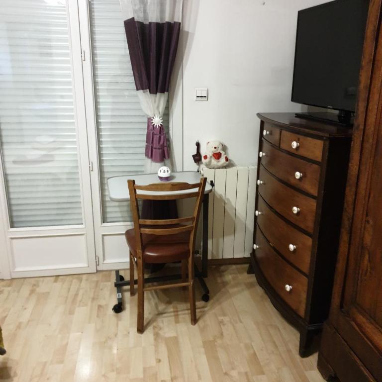 chez Germaine - Chambre Double avec Salle de Bains Privative - 5