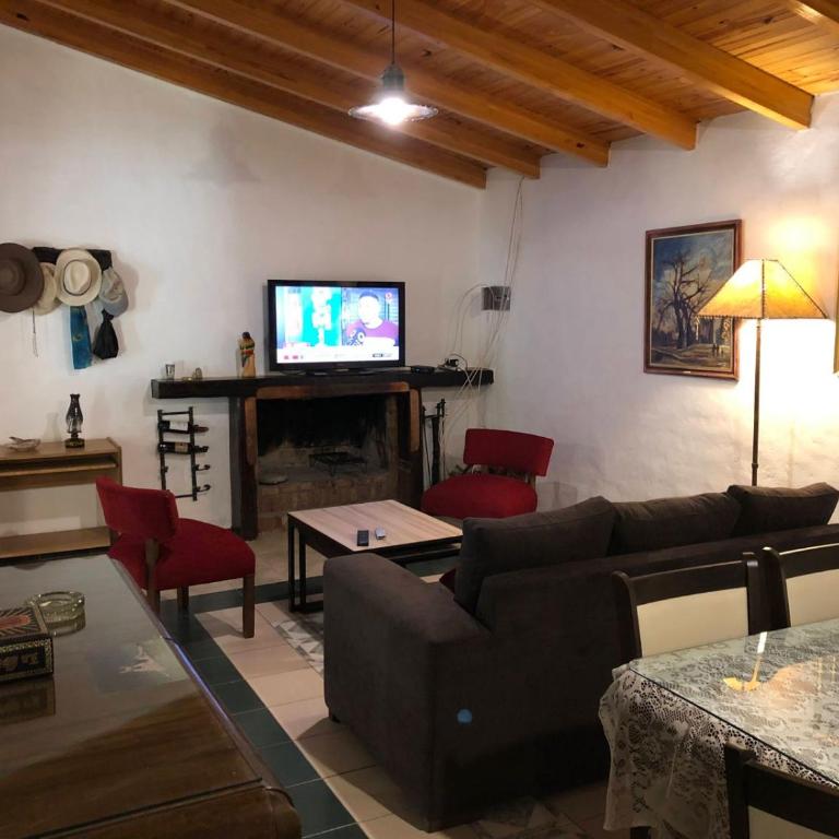 Casa Rogelio - Three-Bedroom House - 23