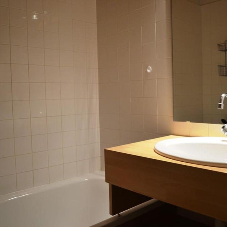 T2 six couchages, exposé sud, sur les pistes - Appartement 1 Chambre - 3