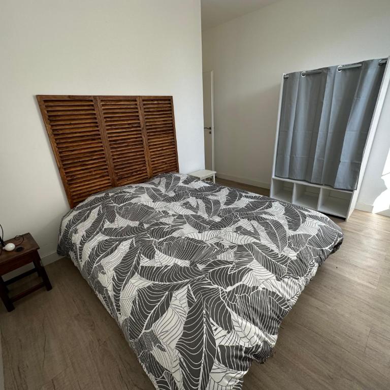 Charmant appartement en pierres - Three-Bedroom Apartment - 7