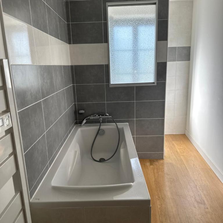 Charmant appartement en pierres - Three-Bedroom Apartment - 4