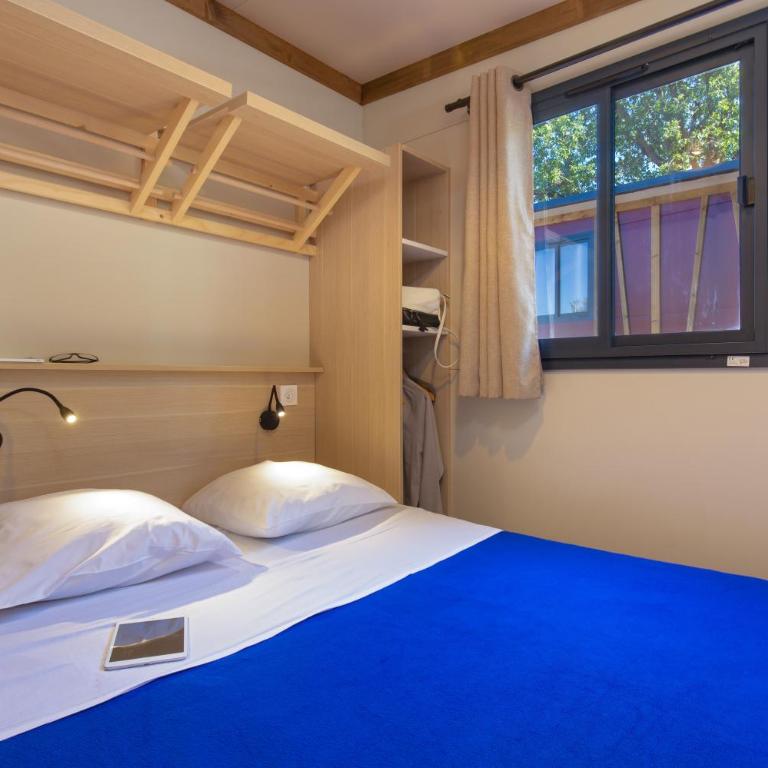 Camping La Pinède - Chalet Familial 2 Chambres - 10