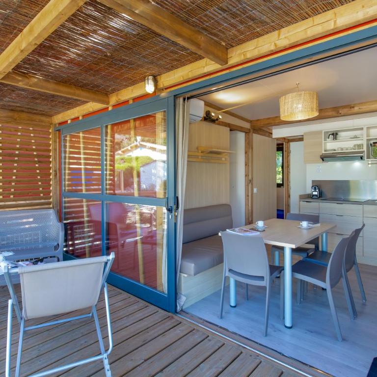 Camping La Pinède - Chalet Familial 2 Chambres - 3