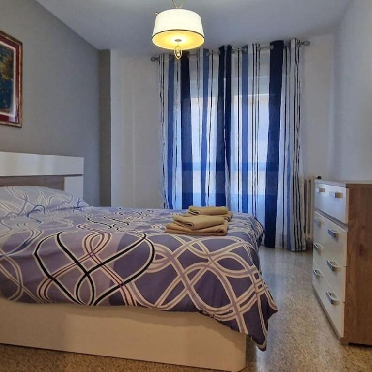 Precioso Apartamento en Centro - Three-Bedroom Apartment - 6
