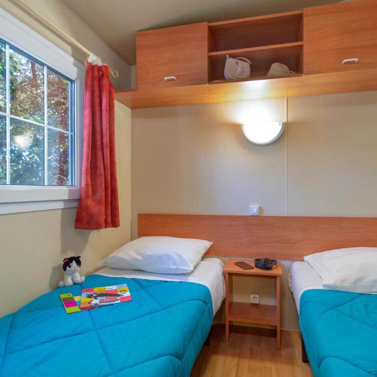 Camping La Pinède - Mobile Home 2 Chambres Standard - 8