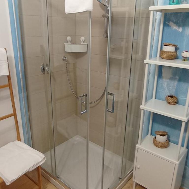 Affittacamere la Tortuga - Camera Matrimoniale con Bagno Privato - 11