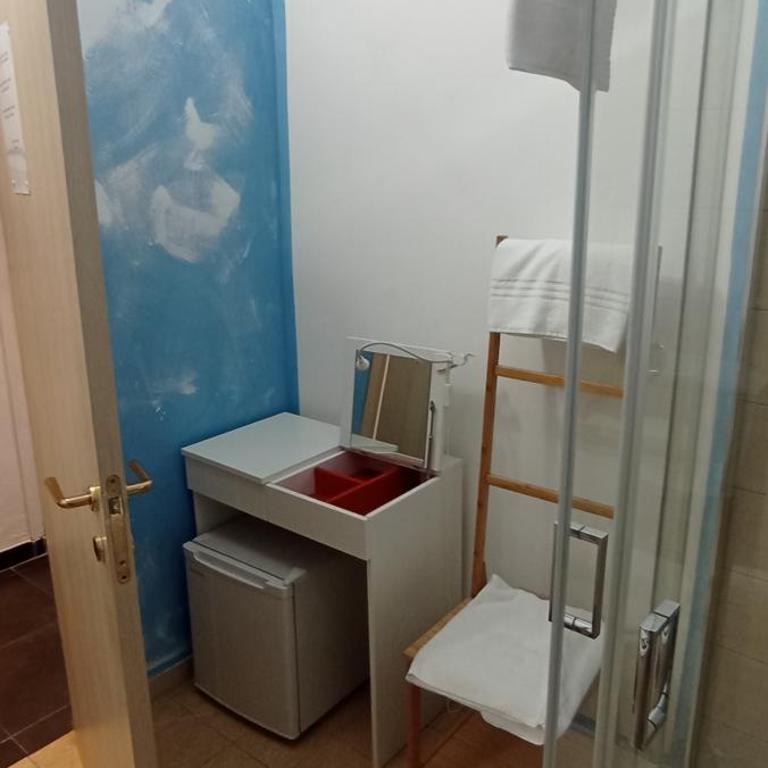 Affittacamere la Tortuga - Camera Matrimoniale con Bagno Privato - 3