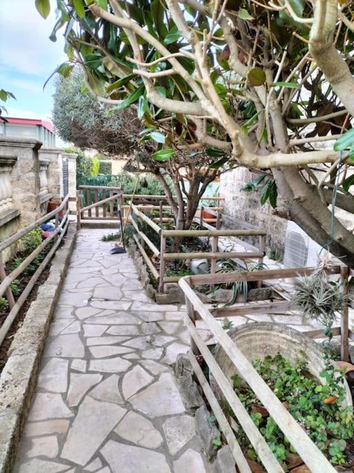 Charmant appart avec jardin - Maison 1 Chambre - 18