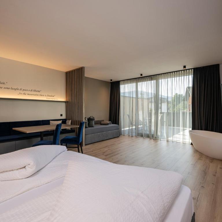 Montanaris Apartments - Deluxe Apartment - 4