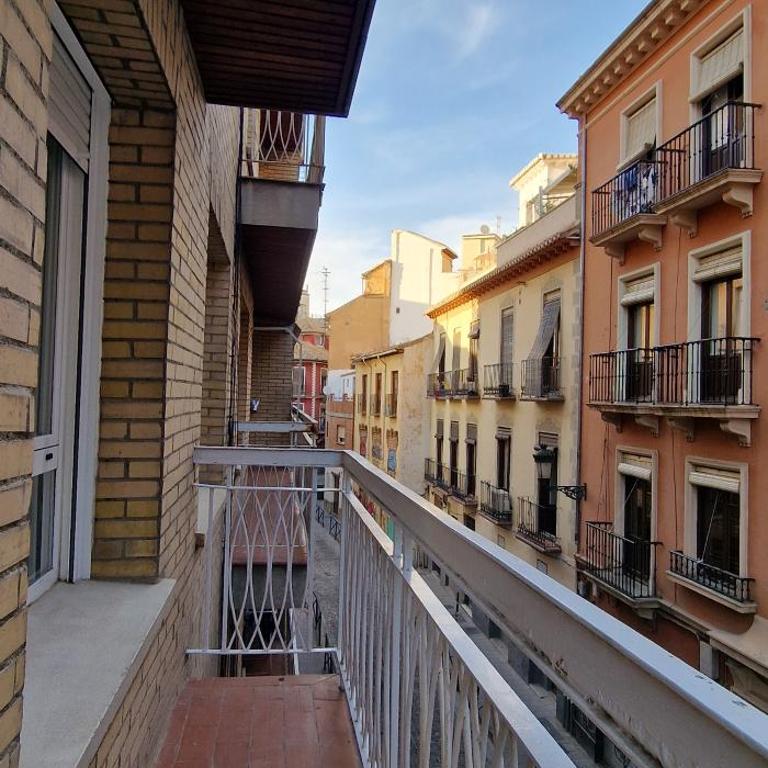 Precioso Apartamento en Centro - Three-Bedroom Apartment - 19