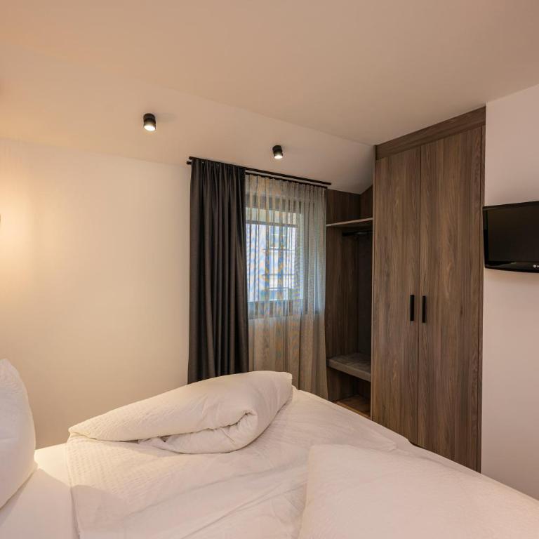 Montanaris Apartments - Two-Bedroom Deluxe Apartment - 5